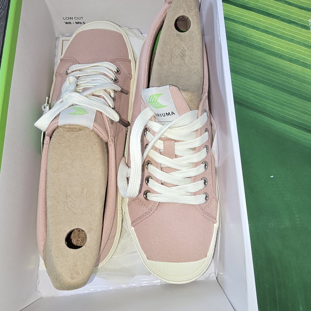 Cariuma Women's Rose Canvas Lace-Up Sneakers Size 10